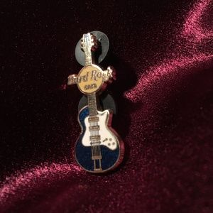Hard Rock Cafe BLUE guitar pin